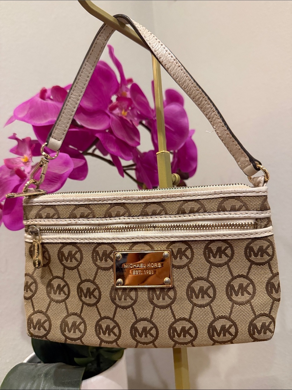 Michael Kors Beige Logo Wristlet clutch MK designer card holder small bag